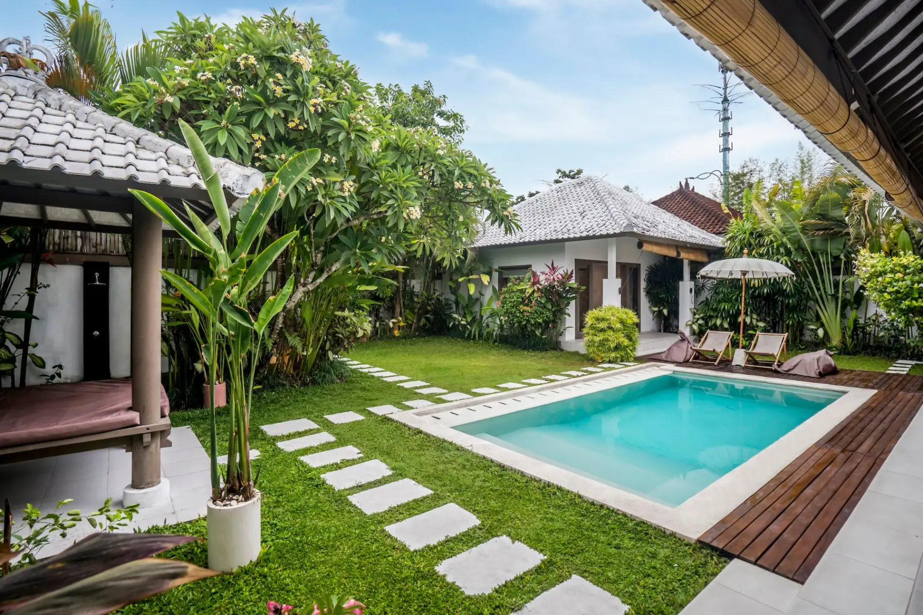 Villa Moju - Chic 3BR Architectural Sanctuary in Bumbak, Canggu, 3-bed villa for rent in Canggu – photo 7 of 15