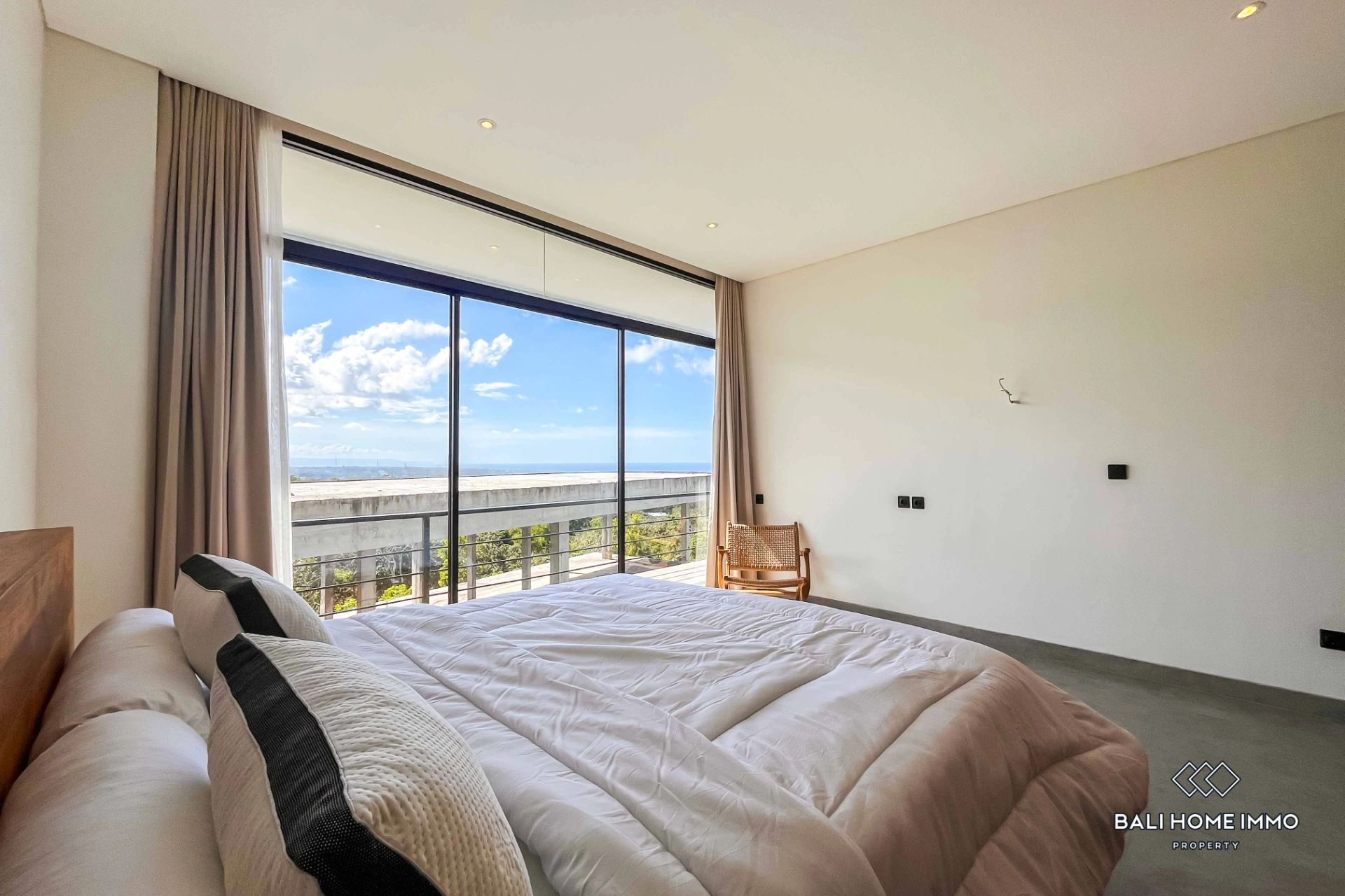 Stunning 3 Bedrooms Villa with Ocean View for Rental in Uluwatu, 3-bed villa for rent in Uluwatu – photo 7 of 12