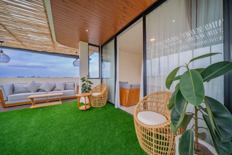 *2BR +1 , Villas in Seminyak with a Rooftop Cold Plunge*, 3-bed villa for rent in Seminyak – photo 2 of 15