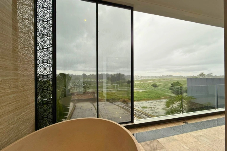 Modern 4BR Villa Near Tanah Lot – Rice Field & Ocean Views, 4-bed villa for rent in Tabanan – photo 10 of 11
