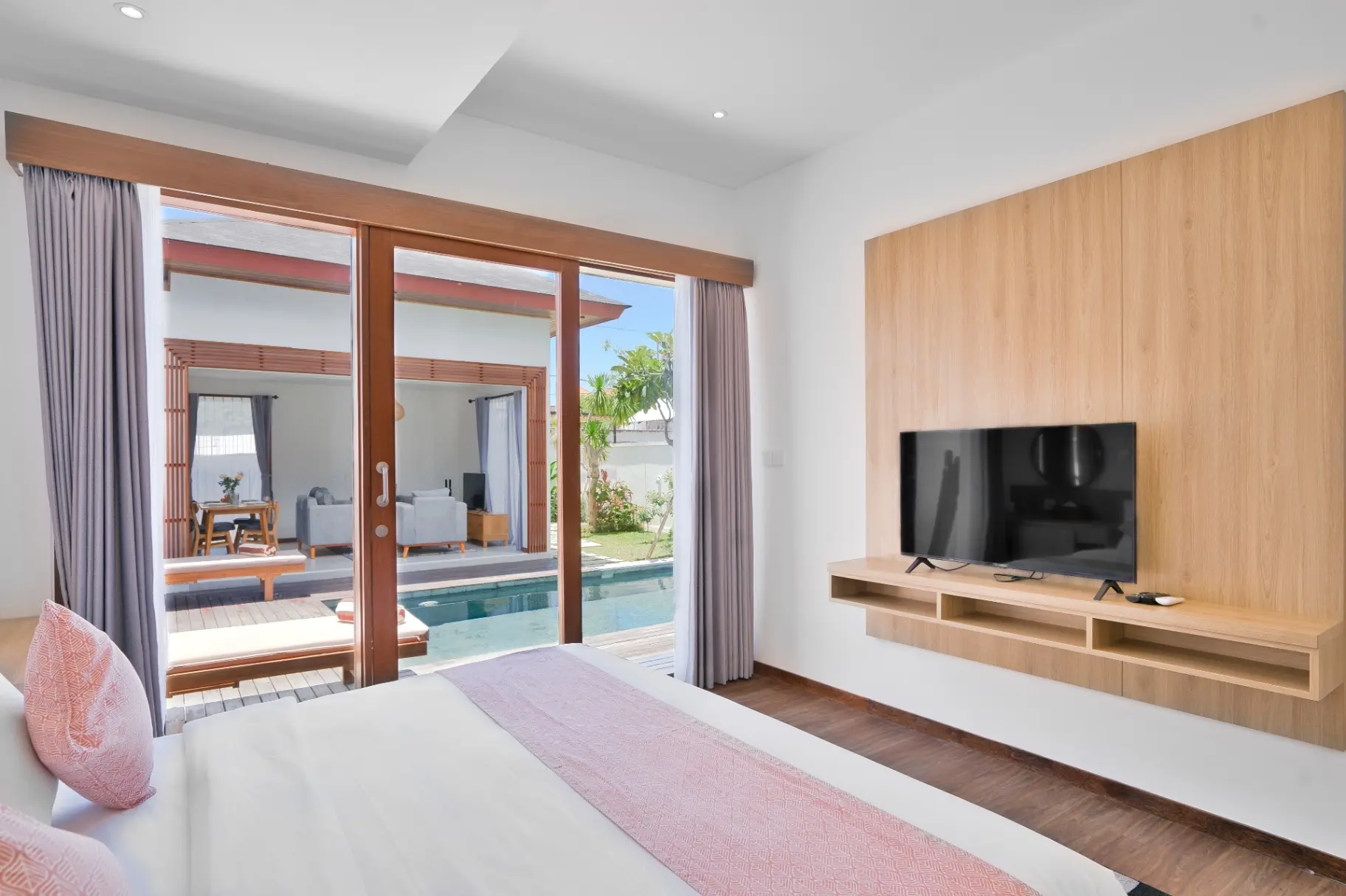 Bernard - Poolside Access & Garden Villa, Uluwatu, 2-bed villa for rent in Uluwatu – photo 14 of 15