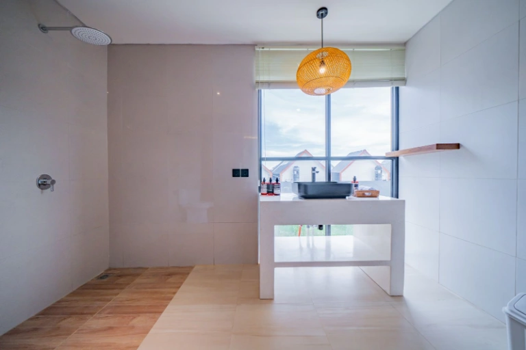 *2BR +1 , Villas in Seminyak with a Rooftop Cold Plunge*, 3-bed villa for rent in Seminyak – photo 15 of 15
