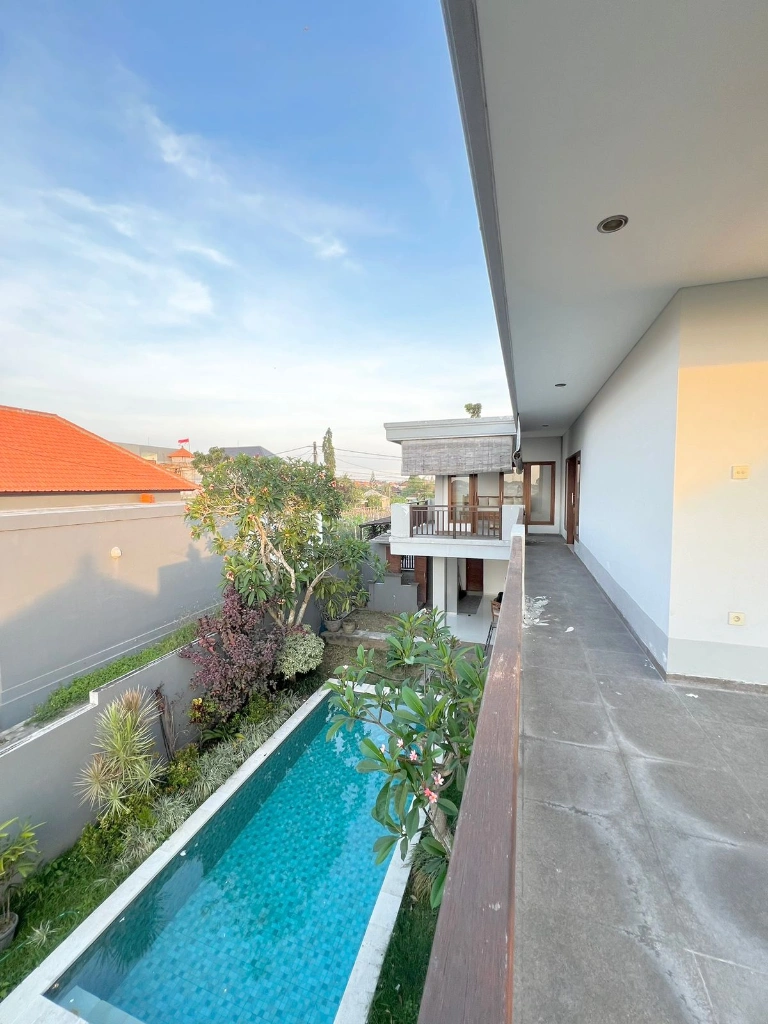 4 Bedrooms Villa in Canggu for Yearly & Leasehold, 4-bed villa for rent in Canggu – photo 3 of 15