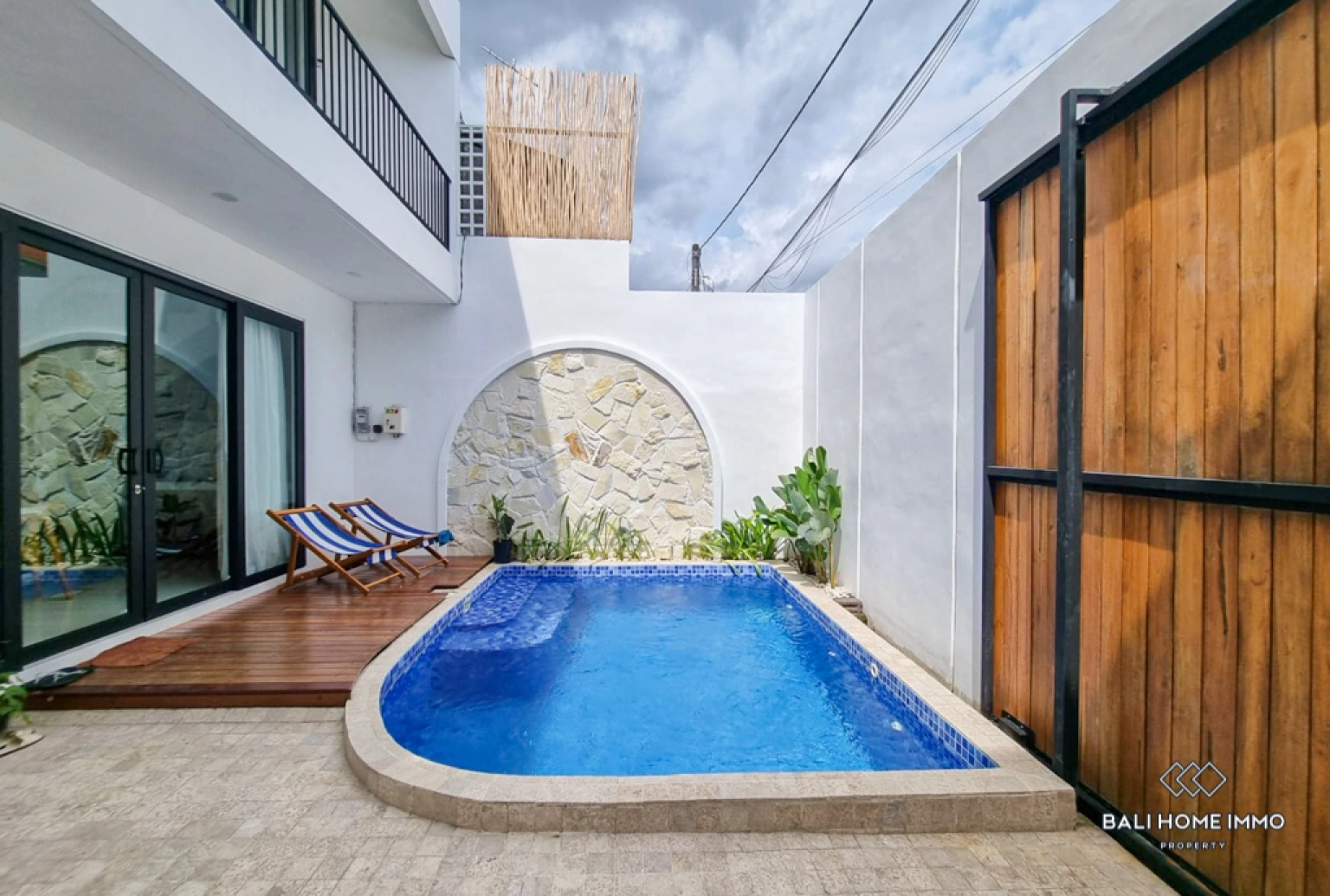 Newly Renovated 2 Bedroom Villa for Rent in Bali Berawa, 2-bed villa for rent in Canggu – photo 2 of 14
