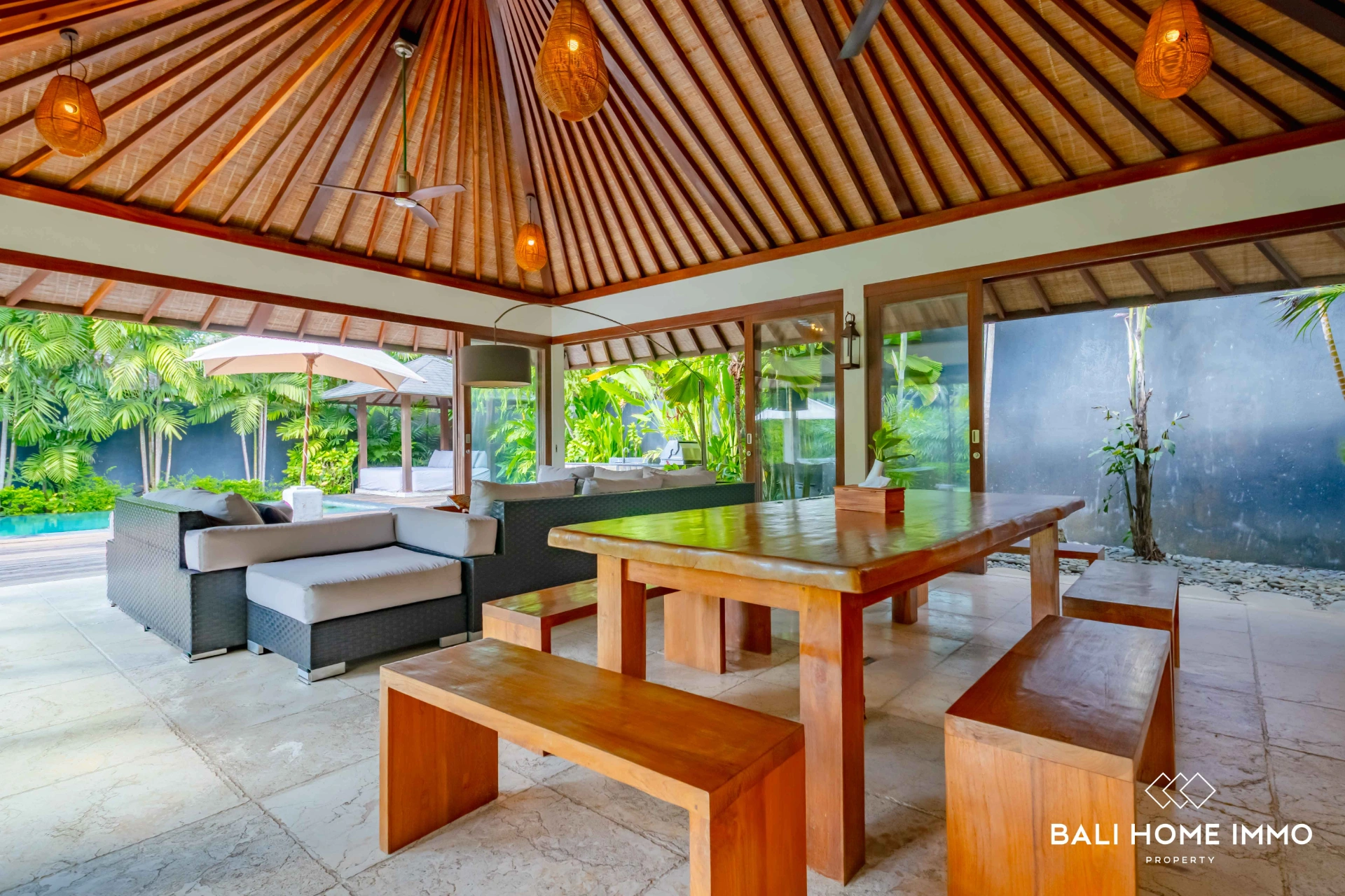 Expansive 4 Bedrooms for Rent & Sale - Walk Distance to Jimbaran Beach, 4-bed villa for rent in Uluwatu – photo 8 of 15