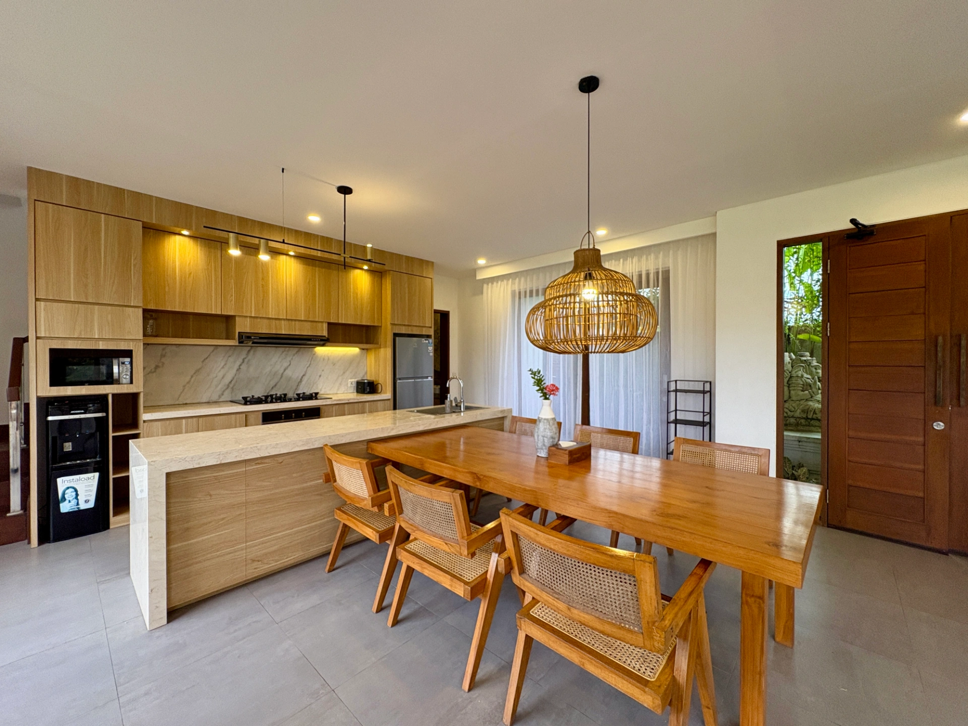 3 Bedroom Family Villa Walking Distance to The Beach, 3-bed villa for rent in Seseh – photo 4 of 15