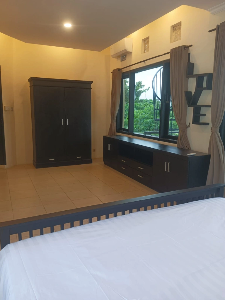 Considered 3BR Villa w/ Private Pool and Carport, 3-bed villa for rent in Pererenan – photo 15 of 15
