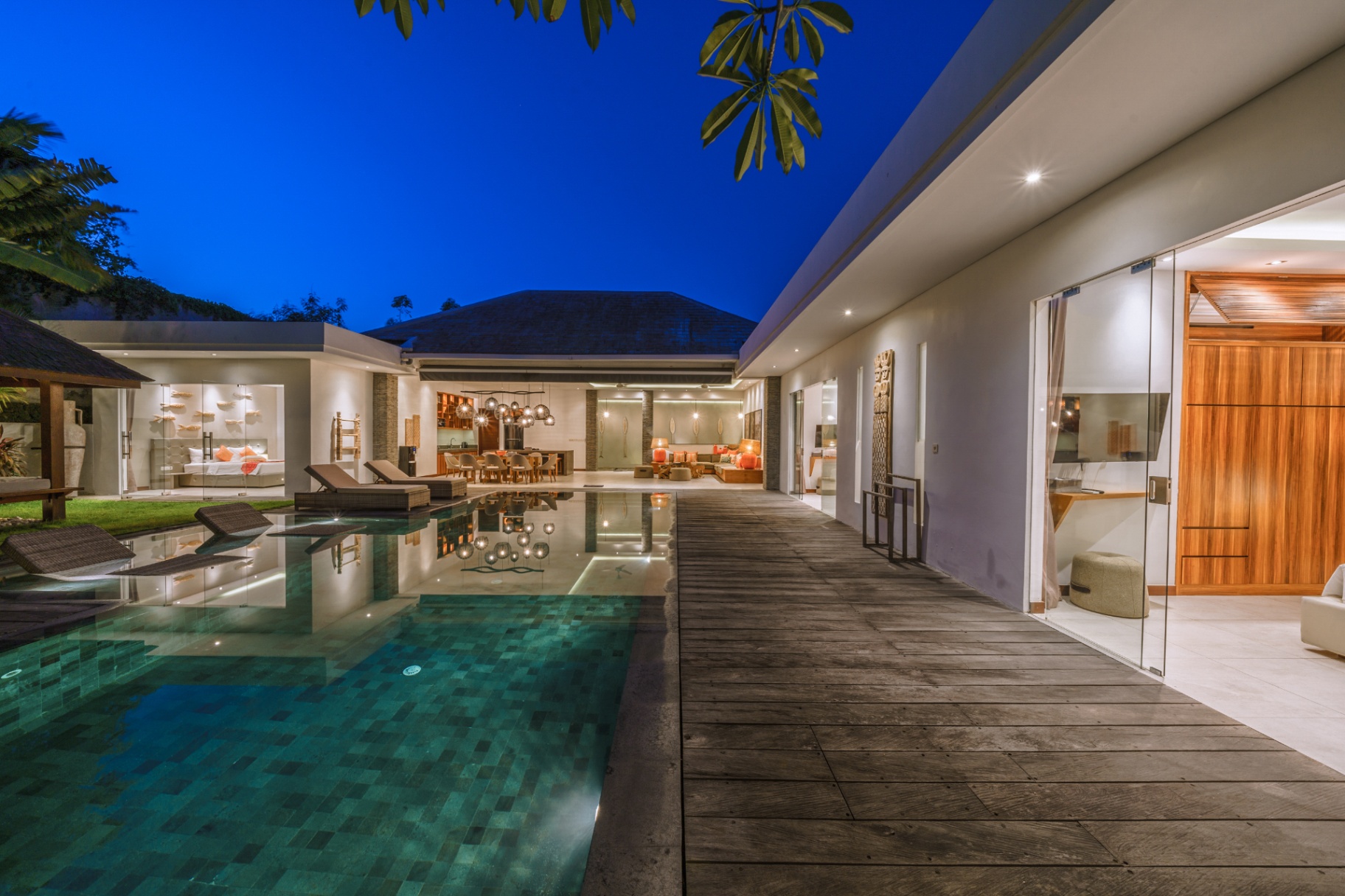 Lux 4bd Designer Villa 2min-Berawa Beach & Finns!, 4-bed villa for rent in Canggu – photo 6 of 15