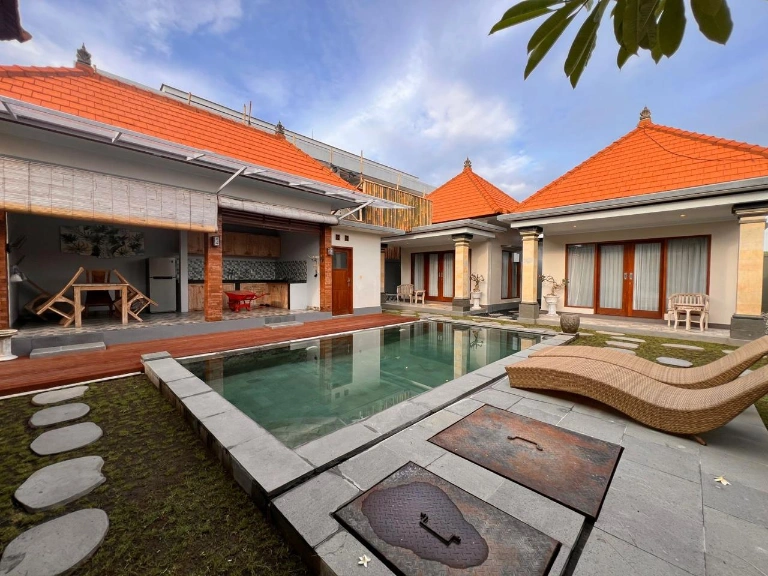 Spacious and Quite 3 Bedroom Villa in Padonan Canggu, 3-bed villa for rent in Canggu – photo 13 of 15