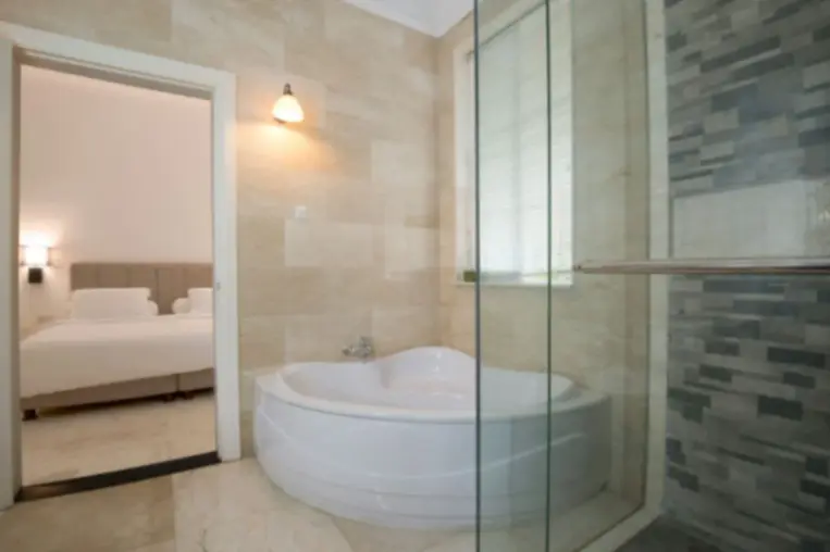 7 Bedrooms Villa in Kerobokan for Yearly Rent, 7-bed villa for rent in Seminyak – photo 10 of 12