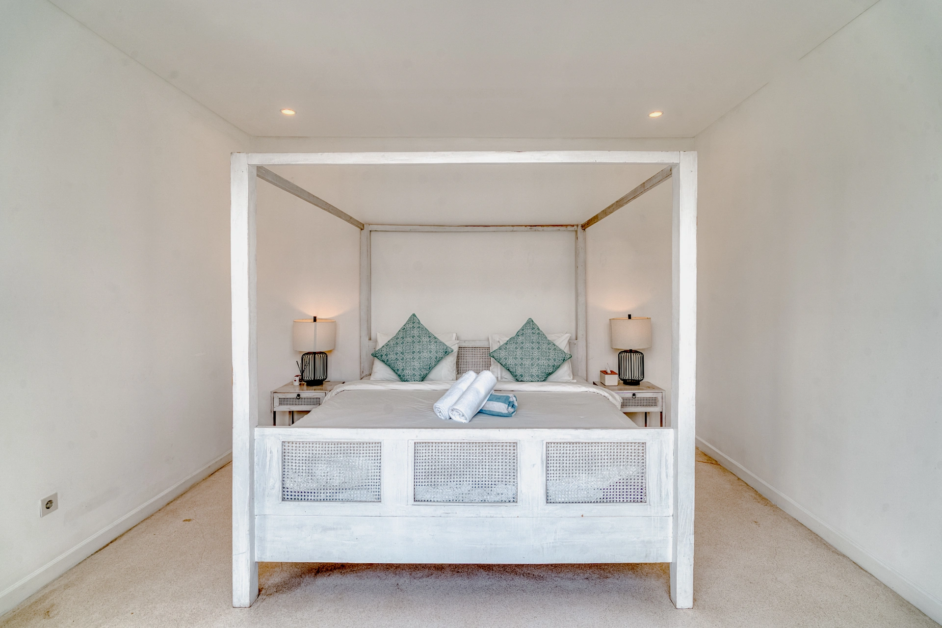 Beachside Mediterranean Luxury: 3BR in Canggu Share Save, 3-bed villa for rent in Canggu – photo 9 of 15