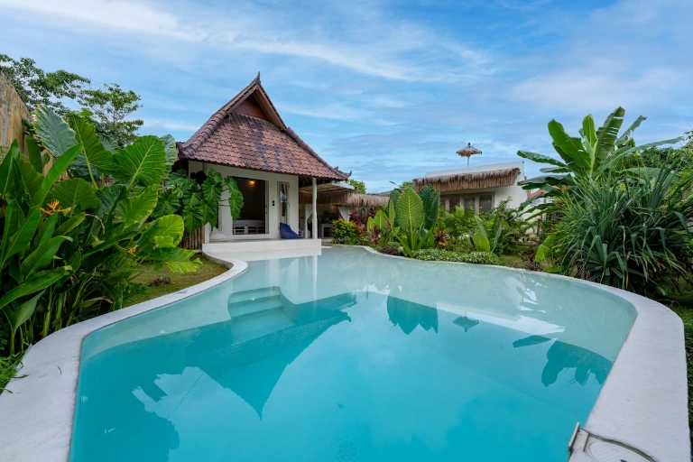 Villa Laguna - Green Retreat 2BR Villa w/Pool in Uluwatu, 2-bed villa for rent in Uluwatu – photo 3 of 15