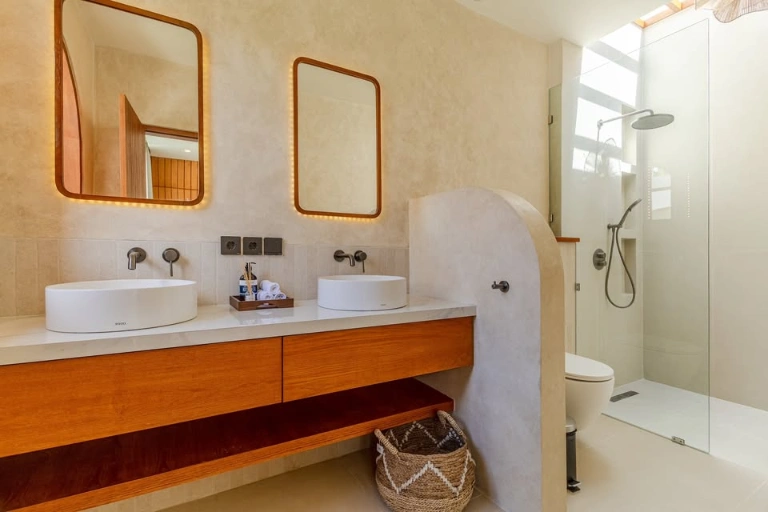 4 Bedroom Luxury Villa for Monthly and Yearly in Kerobokan, 4-bed villa for rent in Seminyak – photo 11 of 15