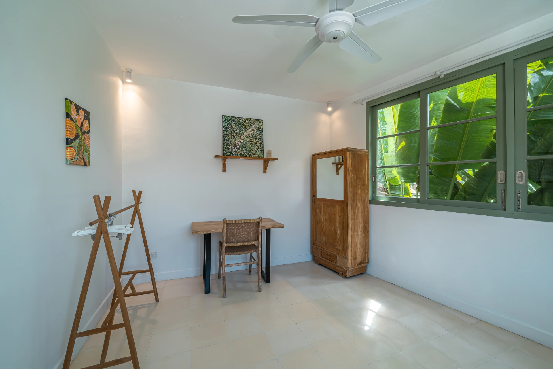 Villa Arjuna - 2 Bedrooms Colonial Tropical Villa in Prime Berawa Location, 2-bed villa for rent in Canggu – photo 10 of 15