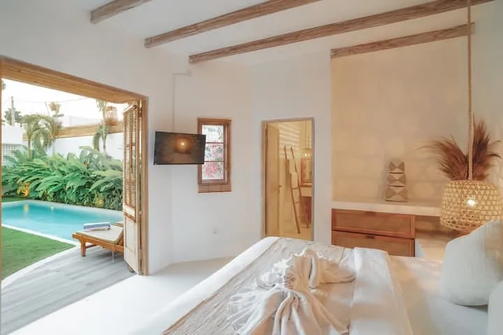 Villa For Rent 4 Bed In Bumbak,Umalas Kerobokan, 4-bed villa for rent in Canggu – photo 6 of 15