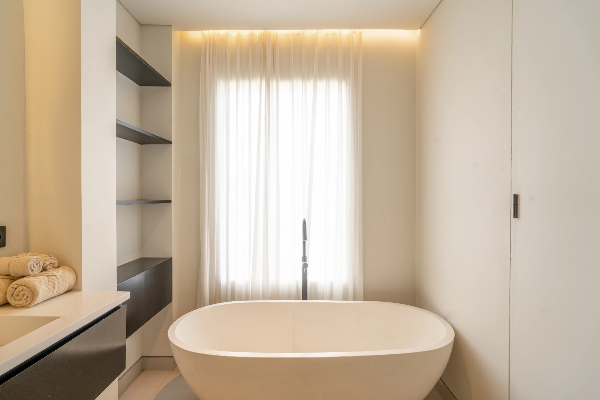 Minimalist Paradise: Tranquil Canggu Villa, 3-bed villa for rent in Canggu – photo 14 of 15