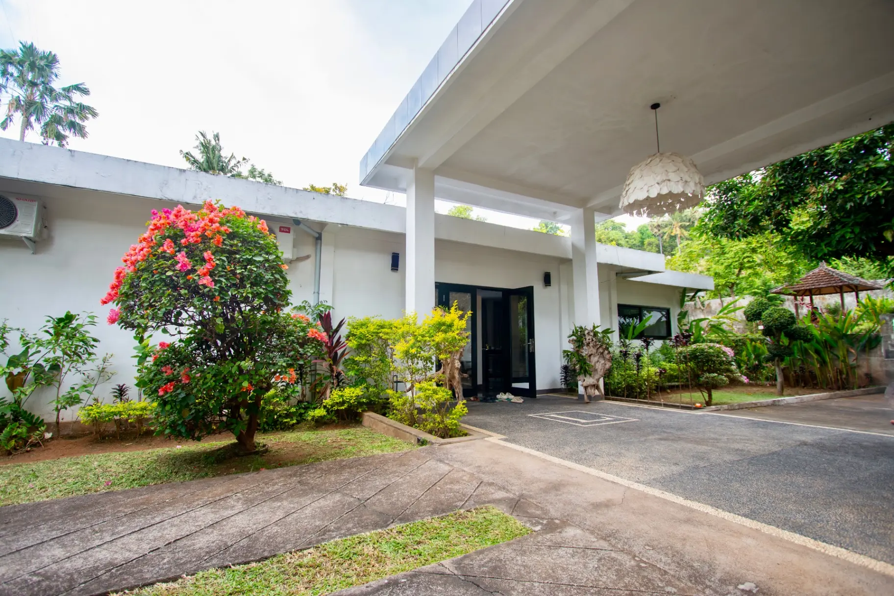 Topical Villa Lily , Lovina - North Bali, 4-bed villa for rent in North Bali – photo 8 of 15