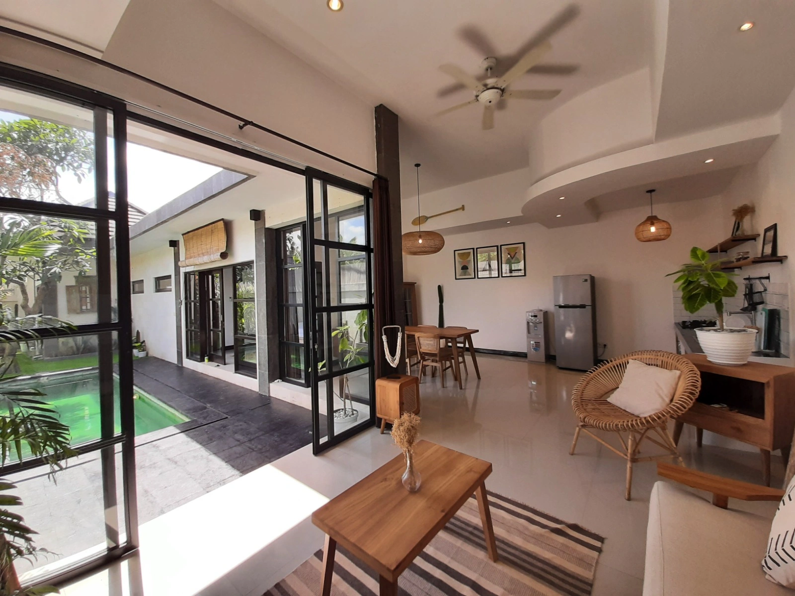 Tropical Homie Villa New Renovated in Seminyak, 2-bed villa for rent in Seminyak – photo 14 of 15