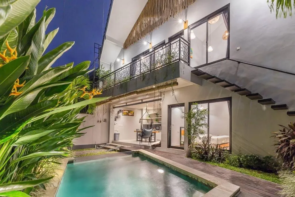 3BR Villa in Berawa Canggu, 3-bed villa for rent in Canggu – photo 2 of 9