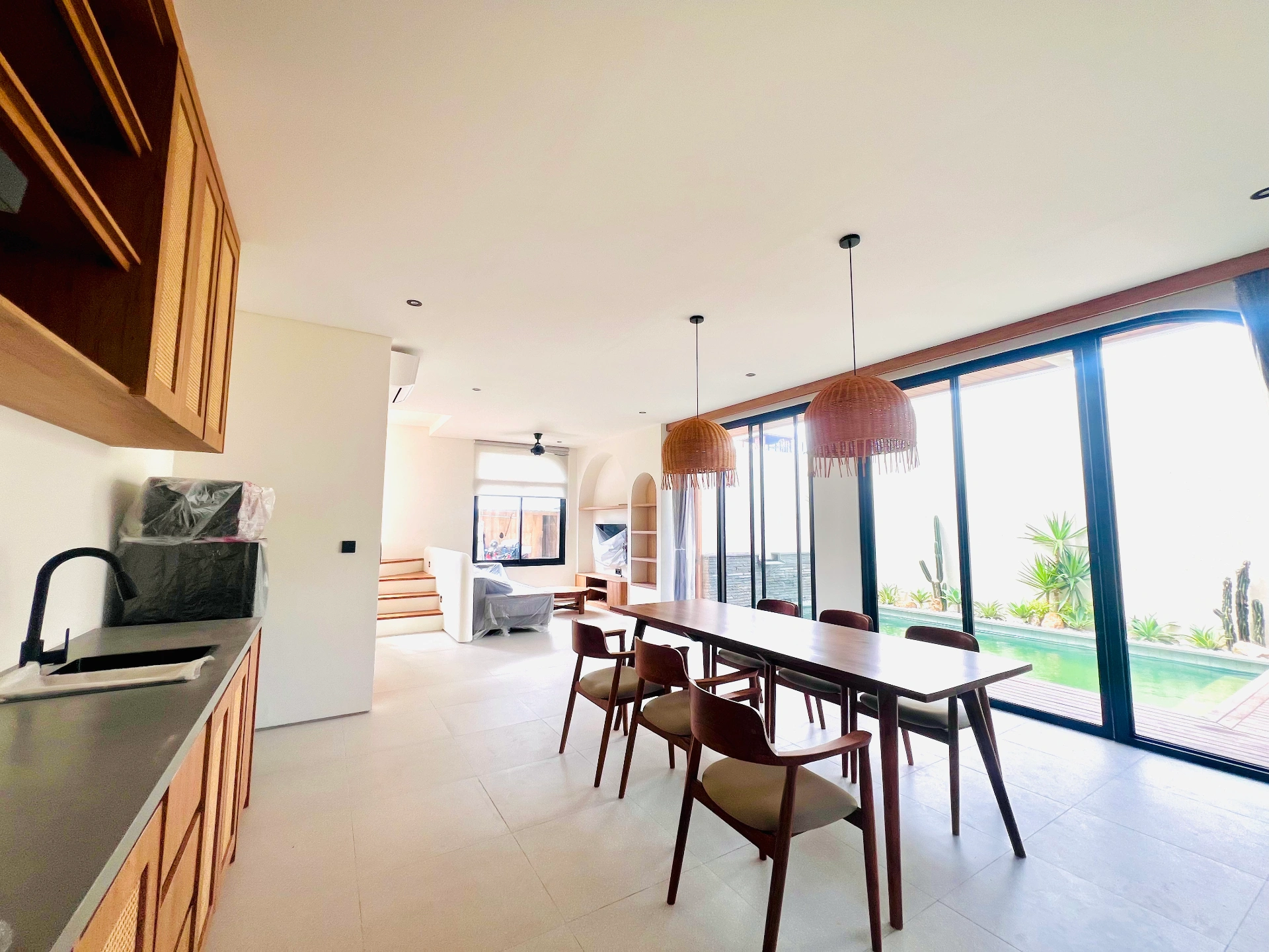 Brand New 2 Bedrooms Villa 2 Minutes Away to Cemagi Beach, 2-bed villa for rent in Seseh – photo 12 of 15
