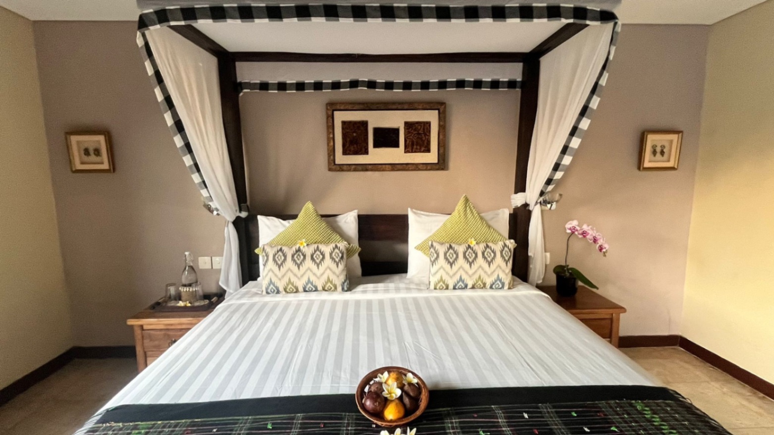 4 Bedroom Ricefield View in Kayu Tulang, 4-bed villa for rent in Canggu – photo 12 of 15