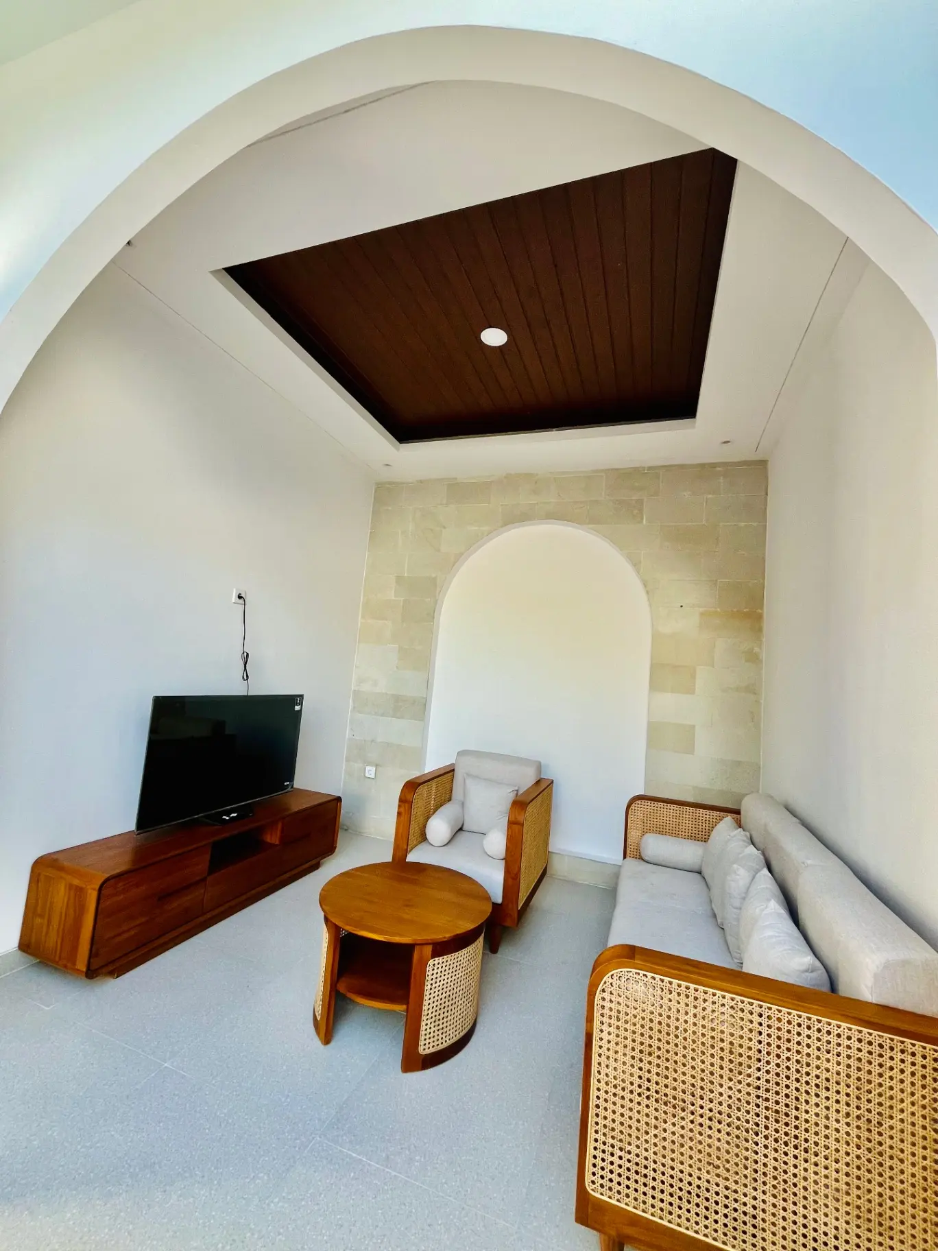 Mediterranean 2BR Villa w/ Private Pool and Sunset Views, 2-bed villa for rent in Uluwatu – photo 9 of 10