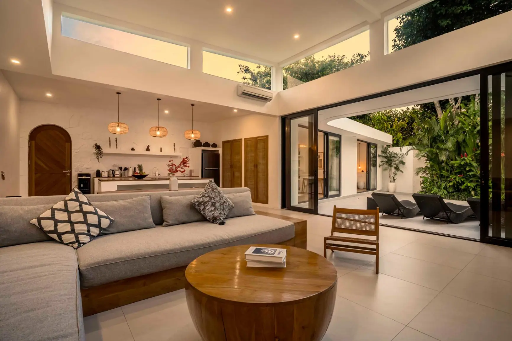 Villa Barsa - Luxury 3BR Villa close to Bingin Beach, 3-bed villa for rent in Uluwatu – photo 4 of 15