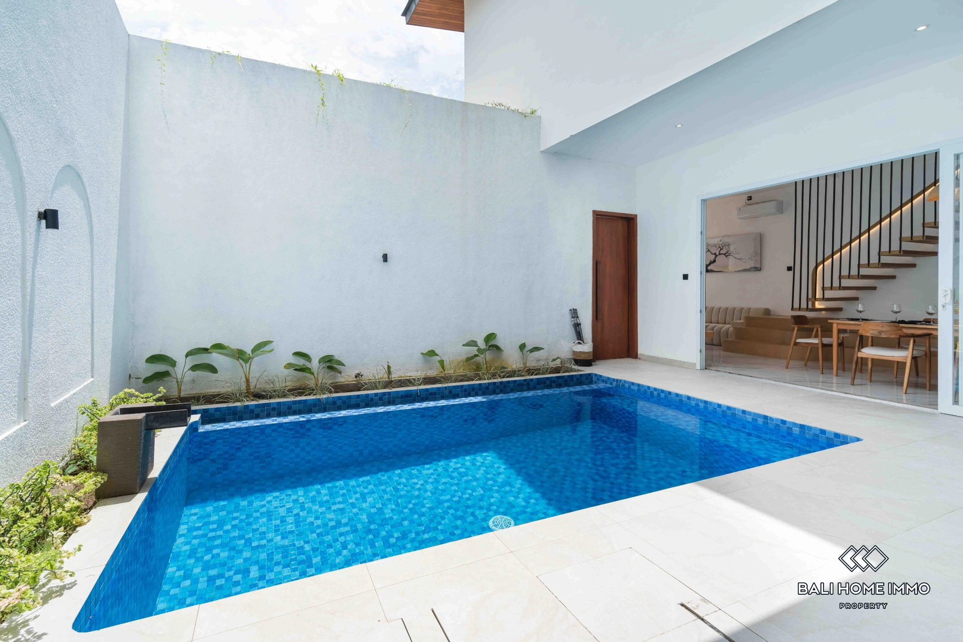 Beautiful 3 Bedrooms Villa for Sale & Rent in Jimbaran, 3-bed villa for rent in Uluwatu – photo 2 of 15
