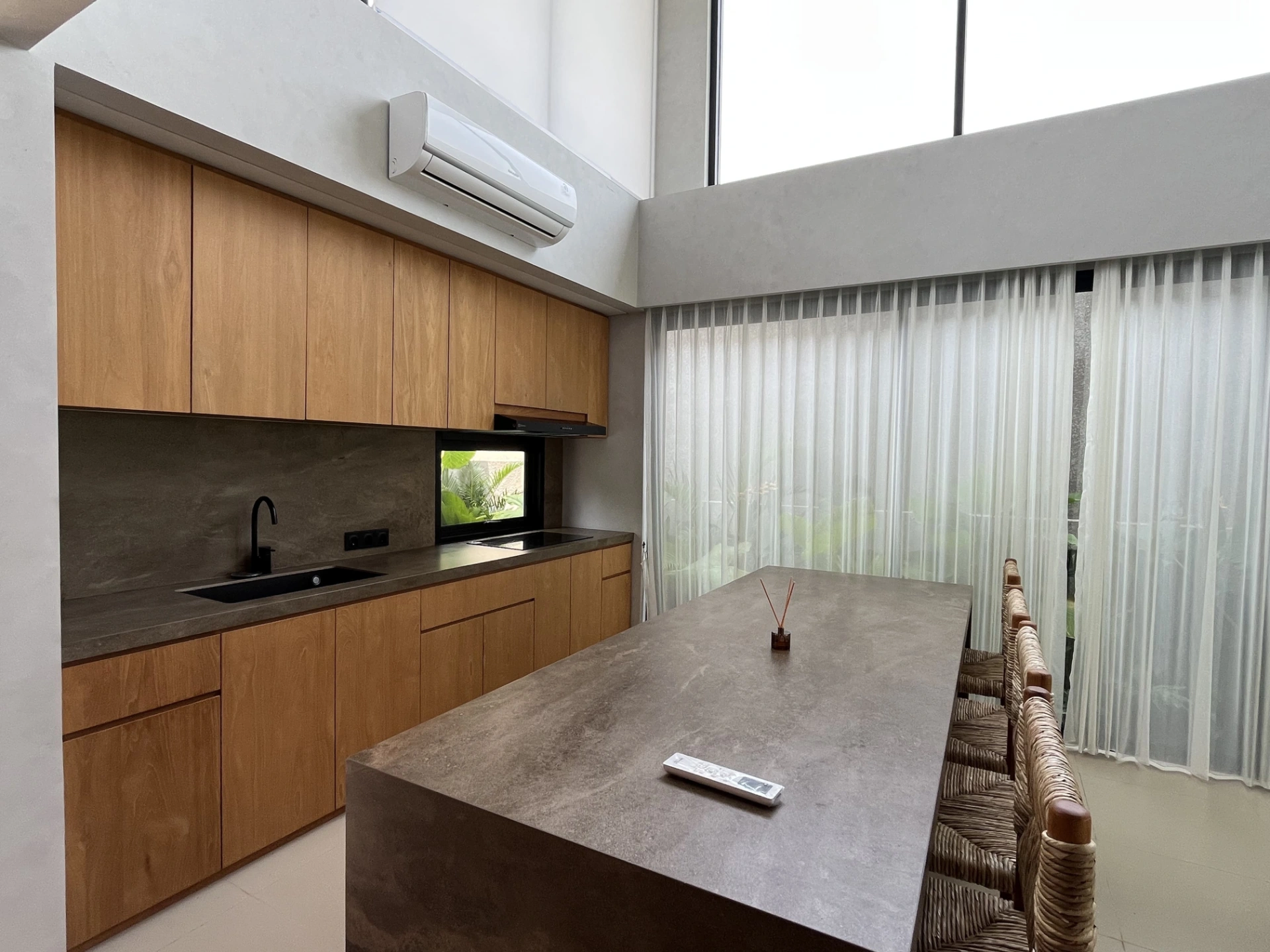 3 Bedroom Brand New Modern Villa, 3-bed villa for rent in Pererenan – photo 12 of 15