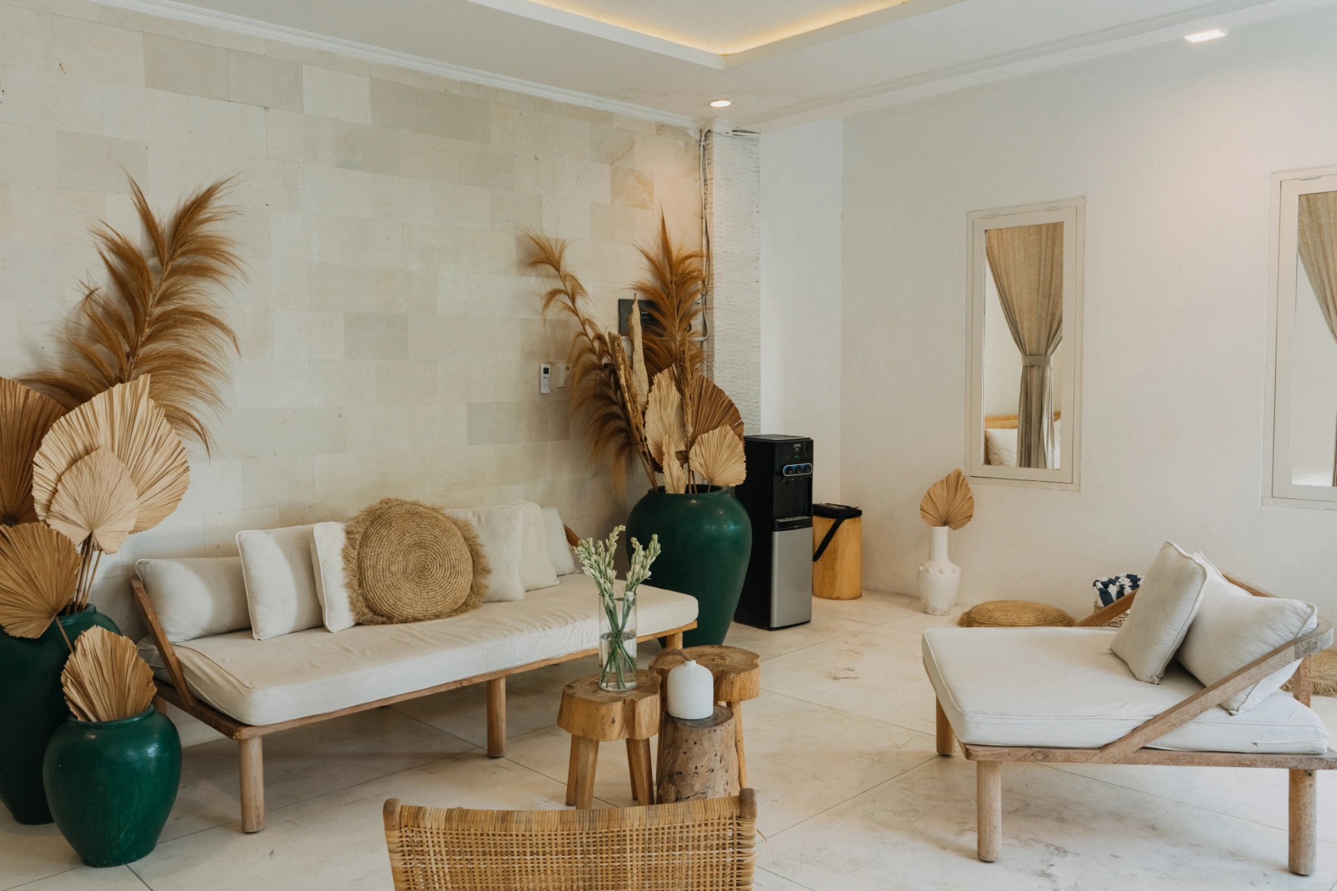 Luxury 3 Bedroom Villa In Canggu Bali, Location Strategic, 3-bed villa for rent in Canggu – photo 2 of 9