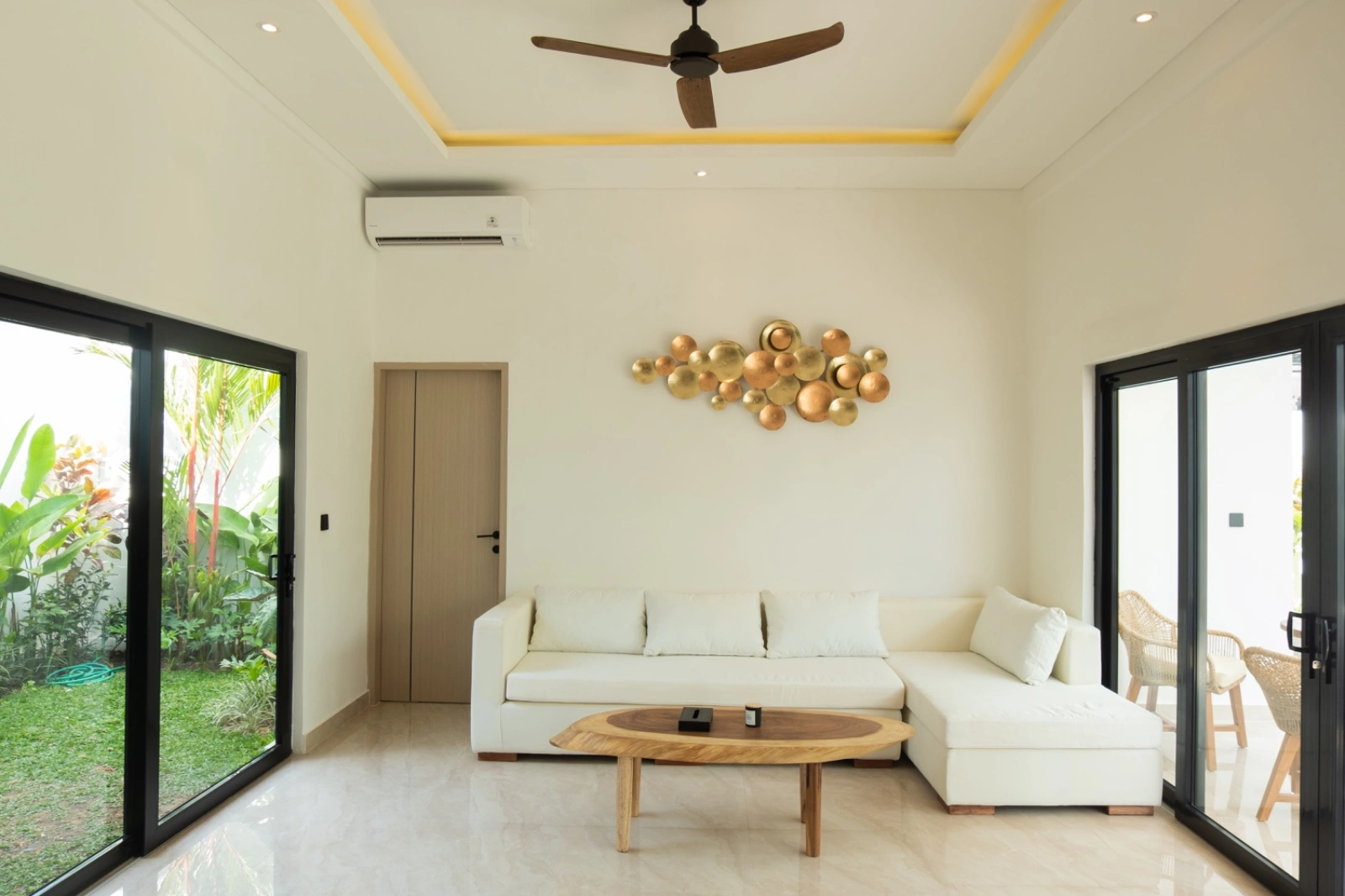 Modern 3-Bedroom Villa for Monthly or Yearly Rental – Kerobokan, Bali, 3-bed villa for rent in Canggu – photo 7 of 15