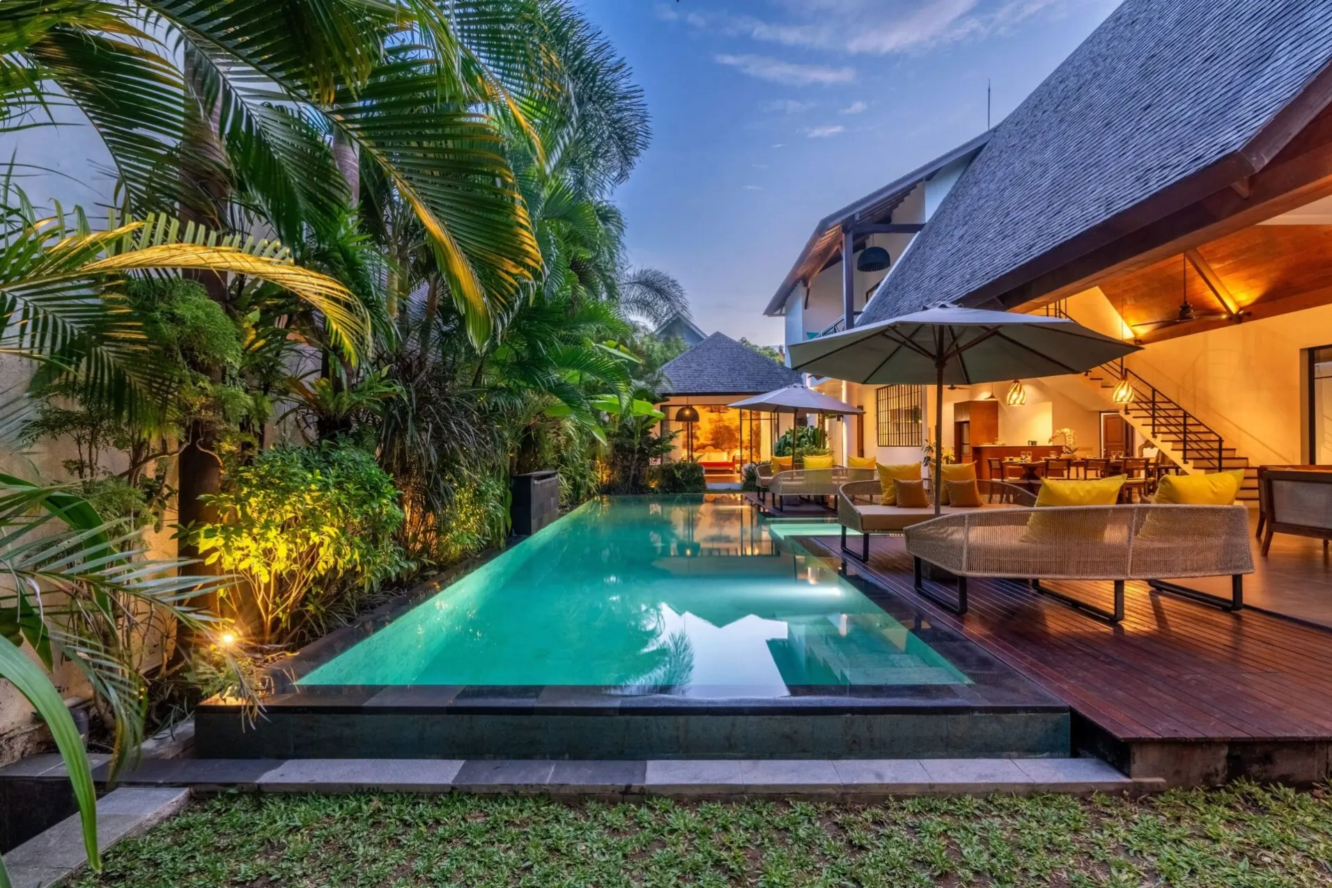Stunning Tropical 4BR Villa Just 650 Meters from Pererenan Beach, 4-bed villa for rent in Pererenan – photo 4 of 9
