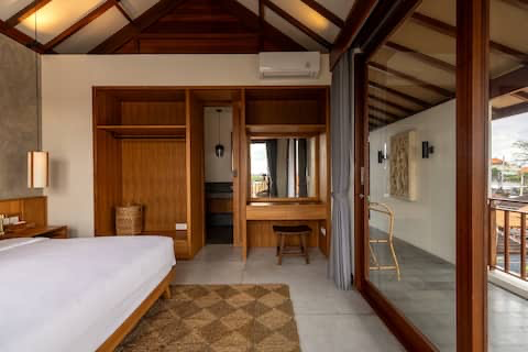 YEARLY & MONTHLY RENT - PADONAN- Luxurious 3-Bedroom Villa in Padonan,, 3-bed villa for rent in Canggu – photo 2 of 15