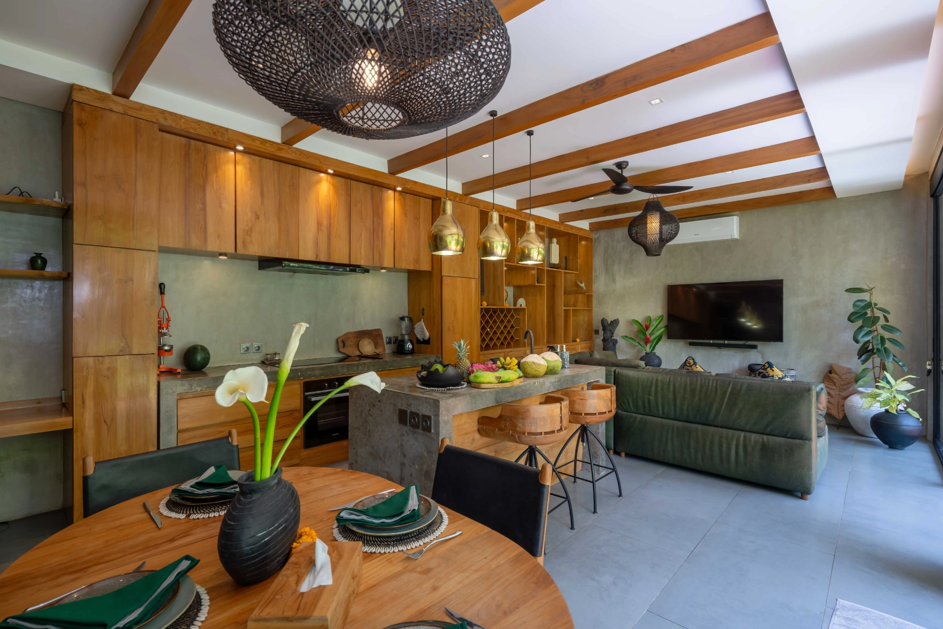3-Bedroom Villa with Tropical Jungle Ambience in Cepaka, 3-bed villa for rent in Tabanan – photo 2 of 15