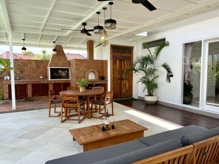 3br Tropical Villa - Walking Distance to Pro Ed, 3-bed villa for rent in Canggu – photo 3 of 15