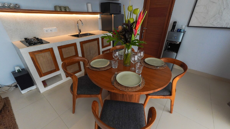 Villa LuClo - 2BR Canggu | Private Swimming Pool & Rooftop, 2-bed villa for rent in Canggu – photo 8 of 15