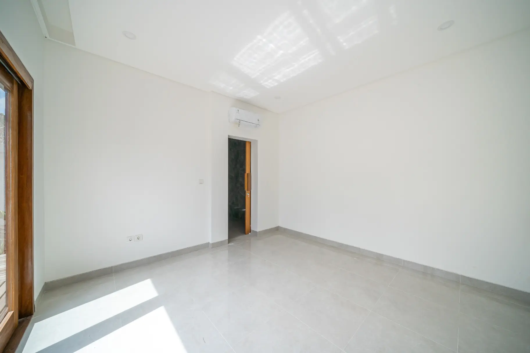 Villa Kedampang - Brand New 2 Bedroom Villa - Unfurnished!!, 2-bed villa for rent in Seminyak – photo 4 of 15