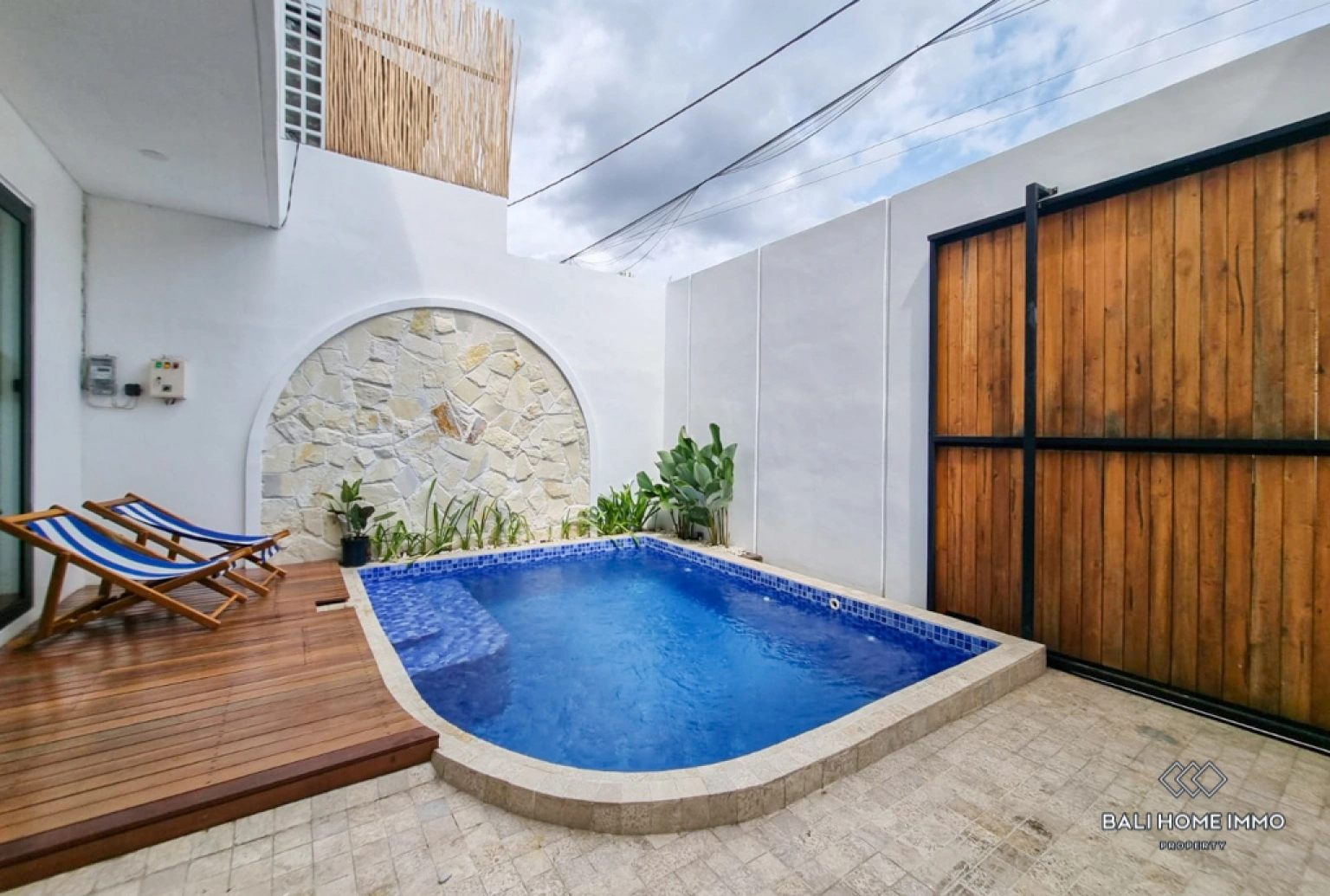 Newly Renovated 2 Bedroom Villa for Rent in Bali Berawa, 2-bed villa for rent in Canggu – photo 3 of 14