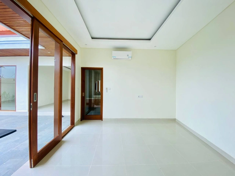 Modern Minimalist 2 Bedroom Villa in Berawa, 2-bed villa for rent in Canggu – photo 6 of 15