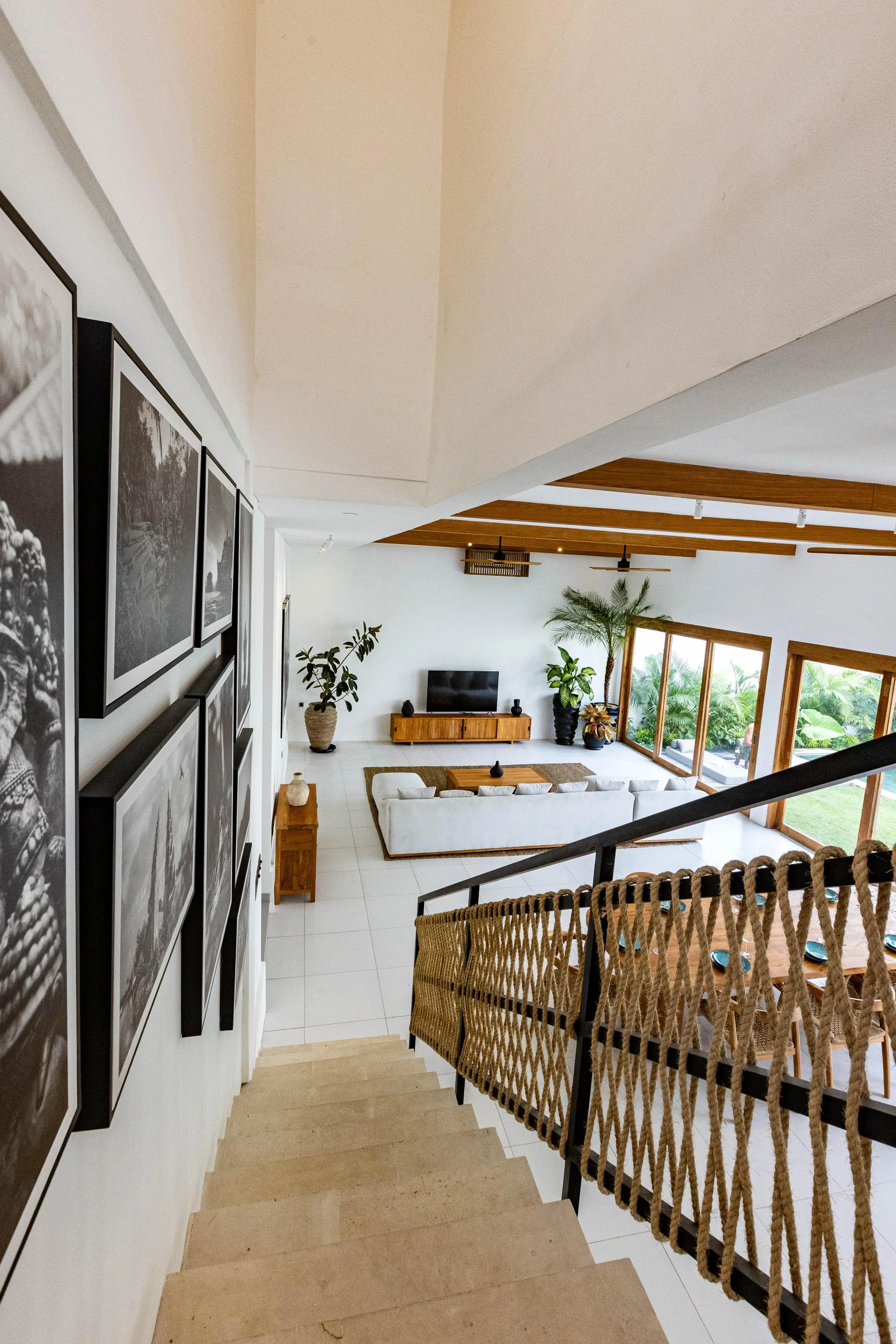 Refined 3BR Villa w/ Rooftop Patio and Sunset Views, 3-bed villa for rent in Canggu – photo 14 of 14