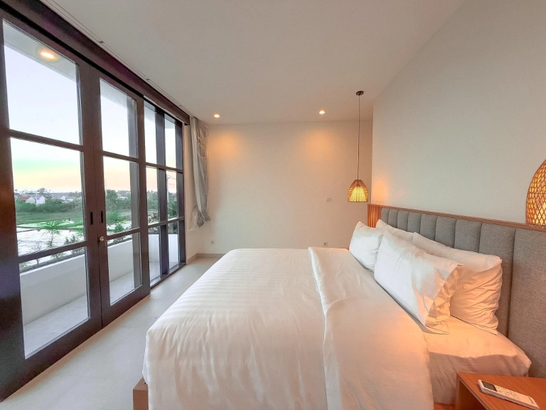 Modern 3 Bedroom Villa for Rent in Seseh, Bali, 3-bed villa for rent in Seseh – photo 3 of 15