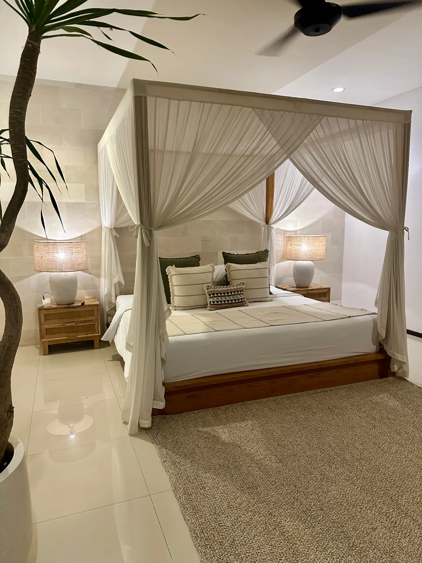 Modern 3BR Villa w/ Private Pool and Home Office, Beachside, 3-bed villa for rent in Canggu – photo 10 of 11