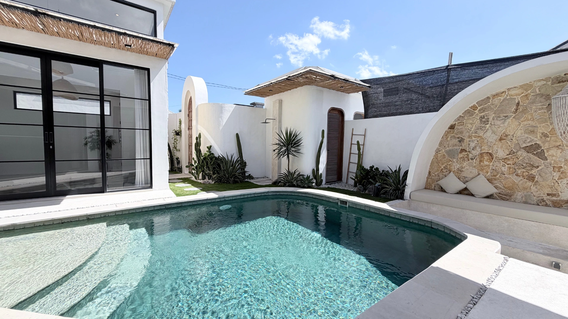 Spacious 3-bedroom Villa in the Heart of Canggu, 3-bed villa for rent in Canggu – photo 7 of 15