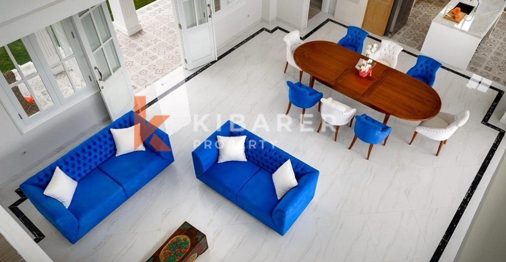 Elegant Four Bedroom Colonial Villa in the Heart of Berawa, 4-bed villa for rent in Canggu – photo 10 of 12