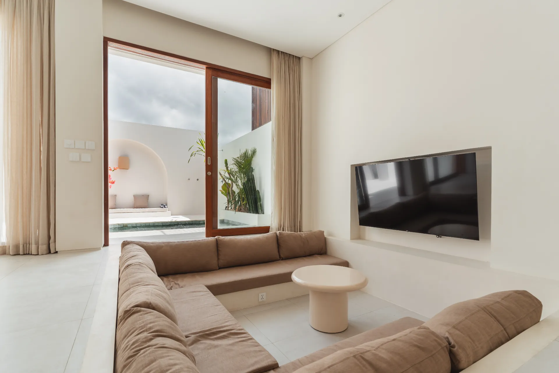 Sari 1 - Chic 1BD Villa with Pool & Bright Design - Bingin, 1-bed villa for rent in Uluwatu – photo 6 of 11