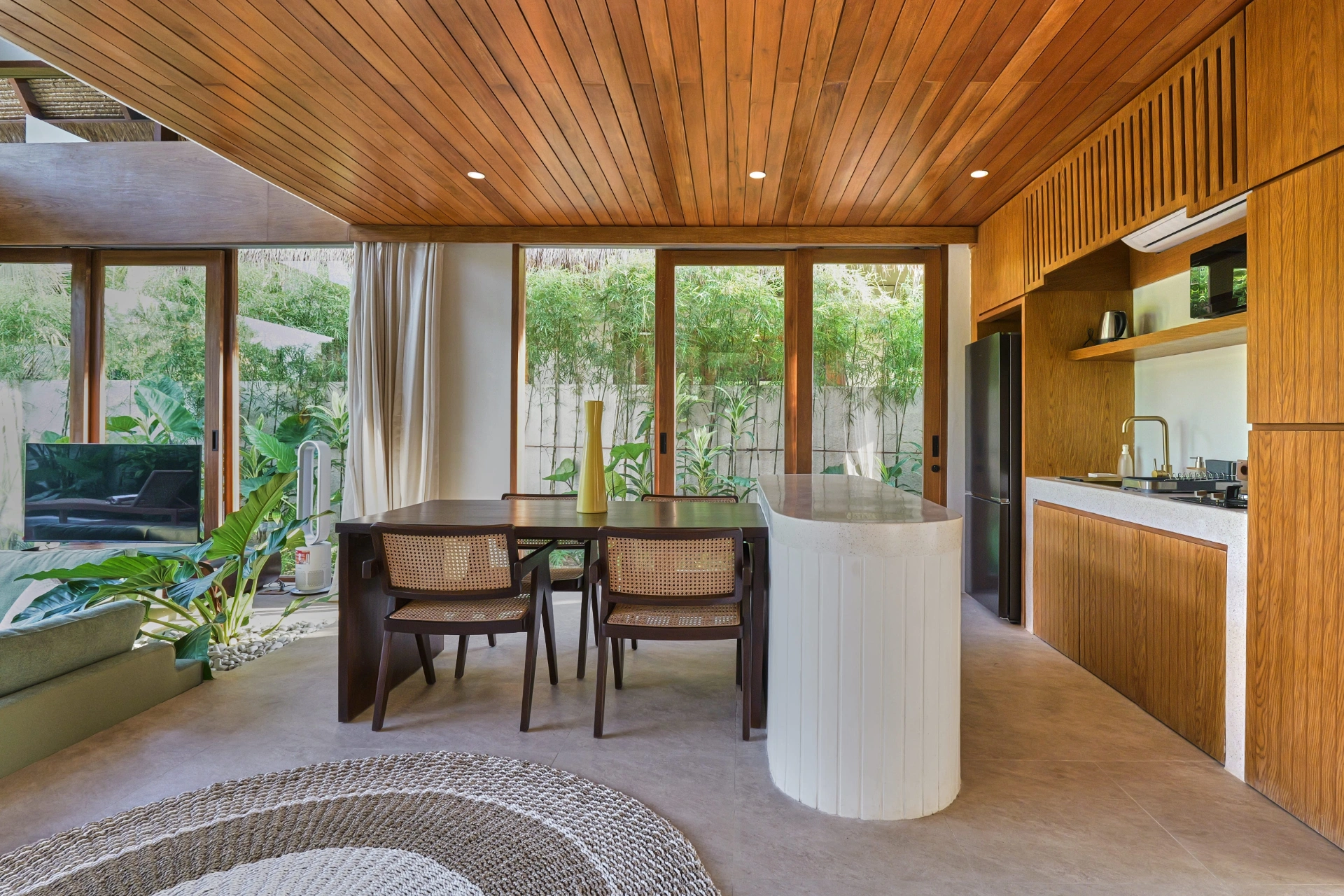 2BR Villa with Modern Balinese Design in Kedungu, 2-bed villa for rent in Tabanan – photo 14 of 15