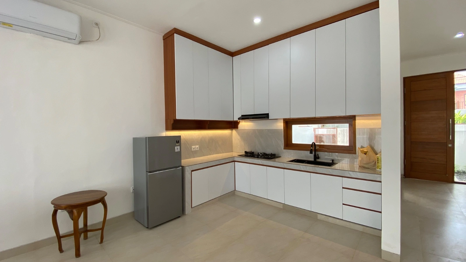 2Bedrooms Villa in Kesambi, 2-bed villa for rent in Seminyak – photo 7 of 13