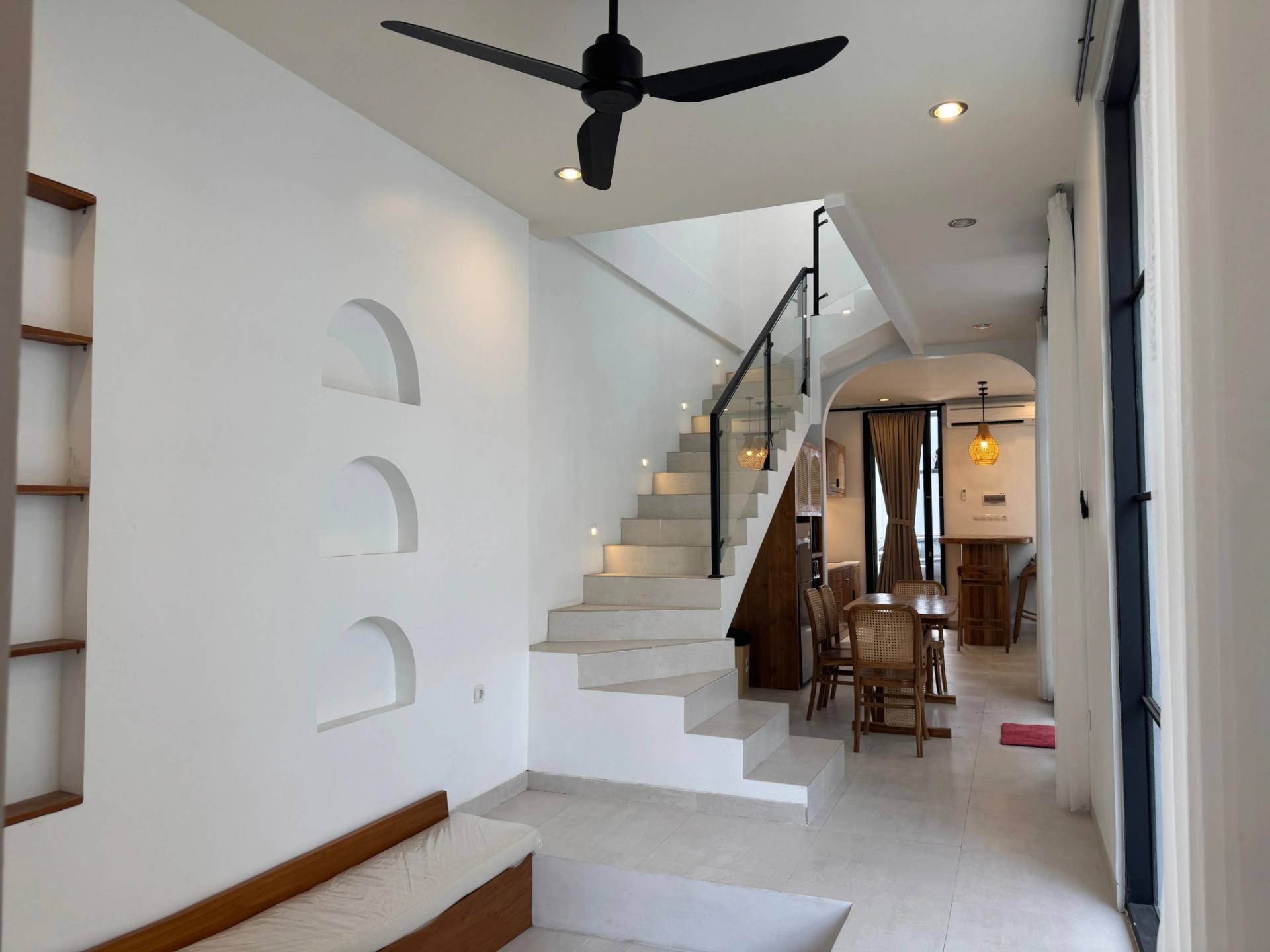 New 3 bedroom mediterranean villa with Rooftop in balangan Uluwatu, 3-bed villa for rent in Uluwatu – photo 7 of 10