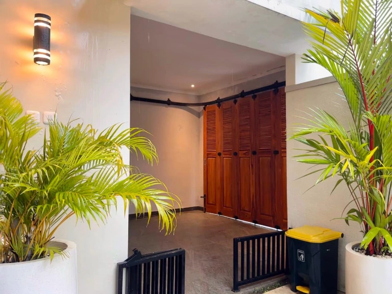 Modern 2BR Villa for Rent at Kerobokan, 2-bed villa for rent in Canggu – photo 10 of 13