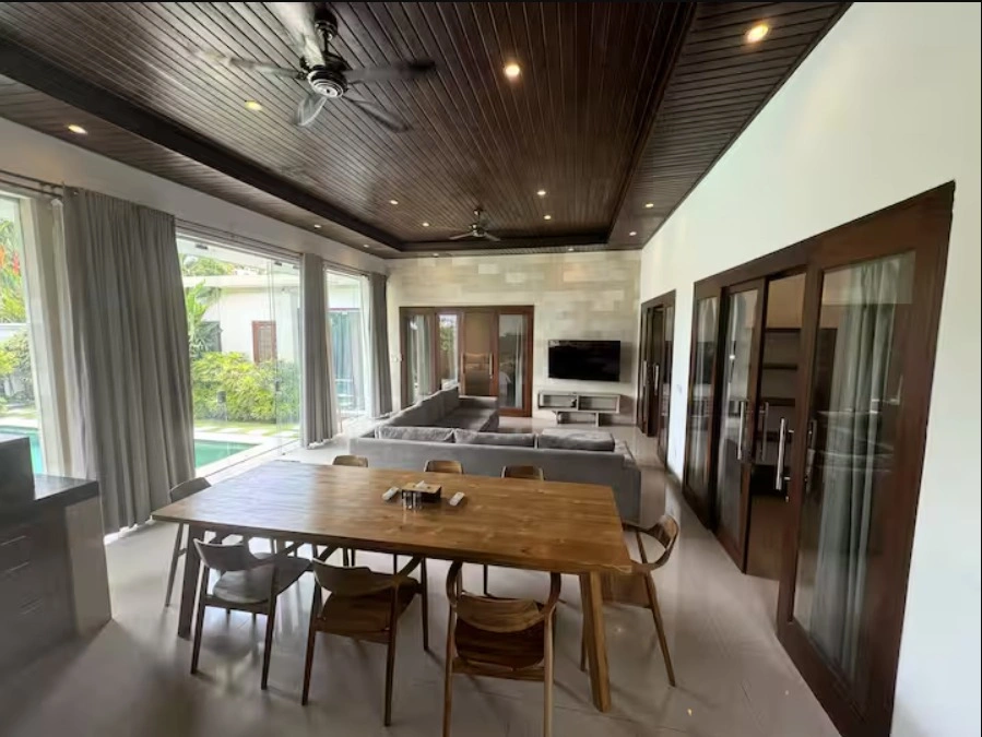 4BR Villa for Rent at Batubolong, Canggu, 4-bed villa for rent in Canggu – photo 3 of 12
